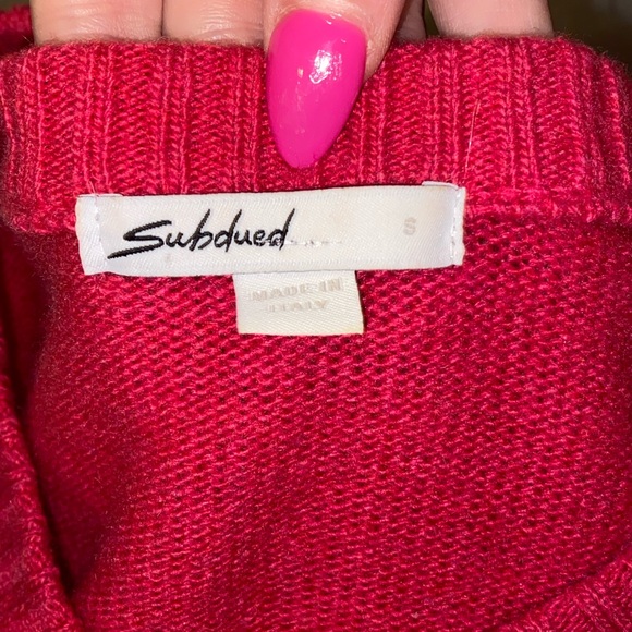 Subdued Argyle Sweater! Really comfortable and suitable for any weather really! - Picture 2 of 2